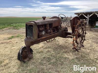 Oliver 70 2WD Tractor For Parts