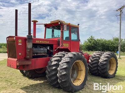 1973 Versatile 900 MFWD Tractor