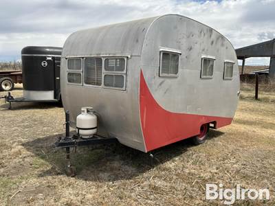 1953 Comet Pull-Type camper