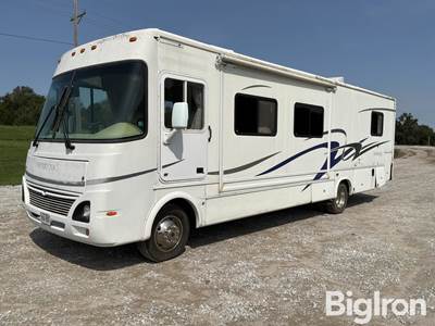 2004 Ford Daybreak S/A Motorized Home