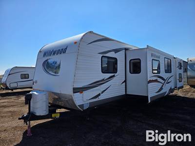 2013 Forest River Wildwood 31QBTS Travel Trailer