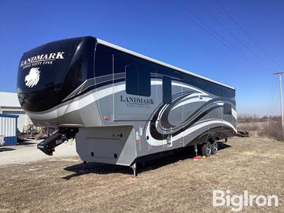 2016 Heartland LandMark 42' Gooseneck Camper
