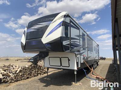2020 Keystone FZ42420 Fuzion Tri/A Travel Trailer/Toy Hauler