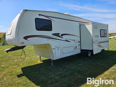 2004 Keystone Laredo 29' T/A 5th Wheel Camper