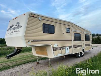 1990 Teton Homes Livingston 34' T/A Camper/Travel Trailer