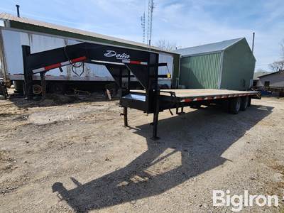 2014 Delta 30'  T/A Gooseneck Flatbed Trailer