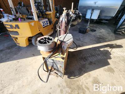 1983 Hobart Beta-Mig 200 Welder