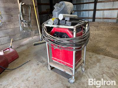 Lincoln AC/DC  225/125 Arc Welder