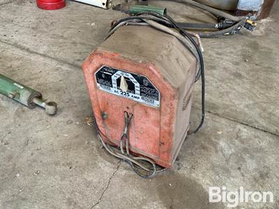 Lincoln Electric AC-225-S Arc Welder