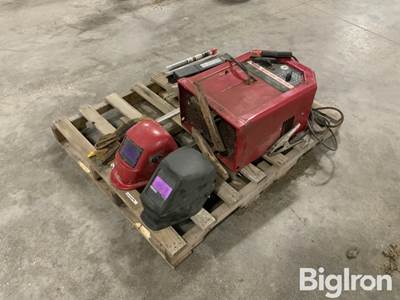 Lincoln Electric AC/DC 225/125 Arc Welder & Accessories