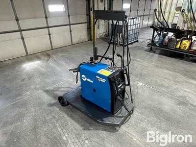 Miller 252 Millermatic Wire Welder & Cart