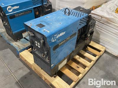 Miller Bobcat 225G AC/DC Welder Power Generator Set
