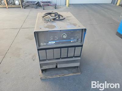 Miller Deltaweld 302 Welder