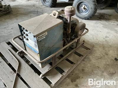Miller Roughneck 1e gas powered welder/generator