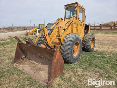 Allis-Chalmers 940 Front Loader