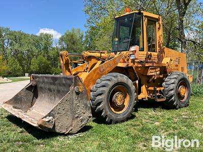 Case 621B Wheel Loader