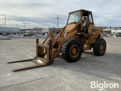 Case W20C Wheel Loader w/Pallet Forks