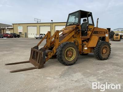 Case W20C Wheel Loader w/Pallet Forks
