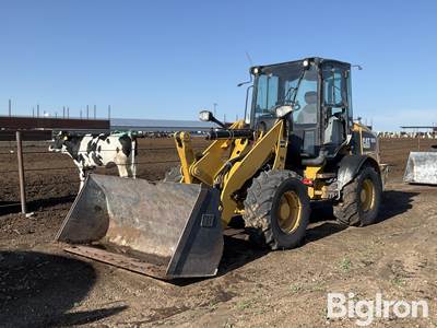 2015 Caterpillar 908M Wheel Loader