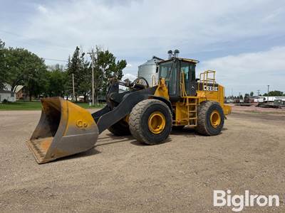John Deere 744 Pay Loader