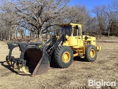 Volvo L90 Wheel Loader