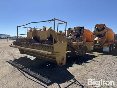1998 Etnyre 14’ Chip Spreader