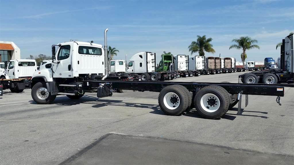 2017 Freightliner 114SD Heavy Duty Cab & Chassis Truck For Sale North