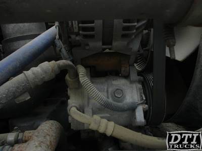 Caterpillar 3126 A/C Compressor for a Peterbilt 330