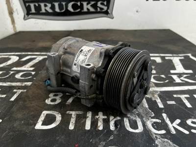 Freightliner M2 106 A/C Compressor