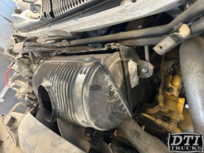 Chevrolet C6500 Air Cleaner / Air Filter Housing