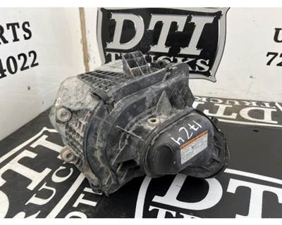 Ford F-550 Air Cleaner / Air Filter Housing for a Ford F550