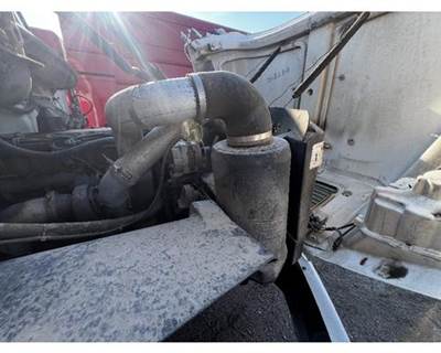 Freightliner FL60 Air Cleaner / Air Filter Housing