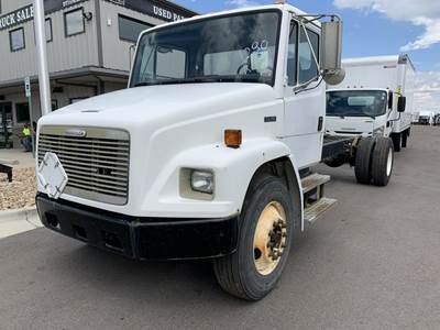 Freightliner FL70 Air Cleaner / Air Filter Housing