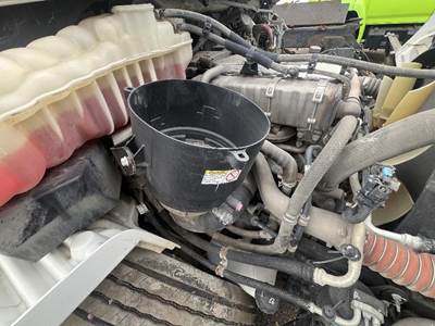 Freightliner M2 106 Air Cleaner / Air Filter Housing