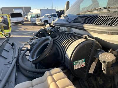 GMC C5500 Air Cleaner / Air Filter Housing