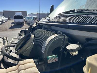 GMC C5500 Air Cleaner / Air Filter Housing