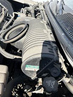 GMC C5500 Air Cleaner / Air Filter Housing