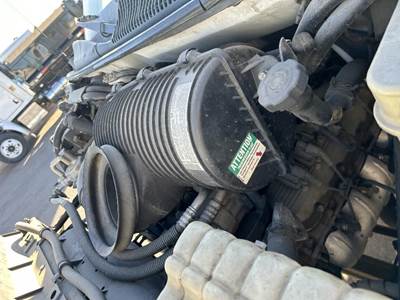 GMC C5500 Air Cleaner / Air Filter Housing