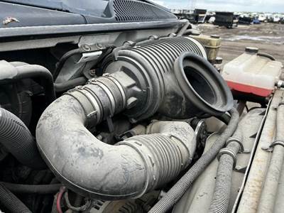 GMC C5500 Air Cleaner / Air Filter Housing