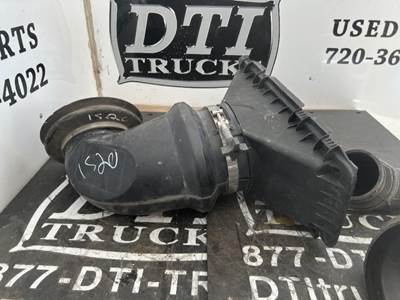 GMC C5500 Air Cleaner / Air Filter Housing