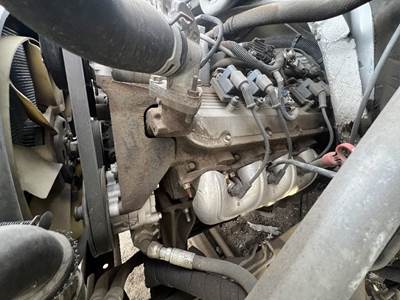 GMC C5500 Air Cleaner / Air Filter Housing