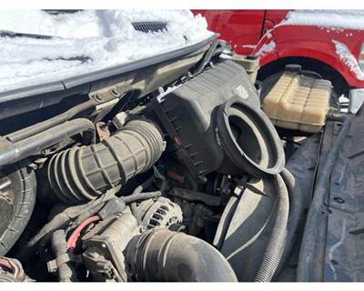 GMC C5500 Air Cleaner / Air Filter Housing