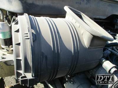 International 4300 Air Cleaner / Air Filter Housing