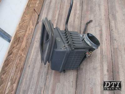 International 4300 Air Cleaner / Air Filter Housing