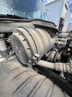 International 4300 Air Cleaner / Air Filter Housing