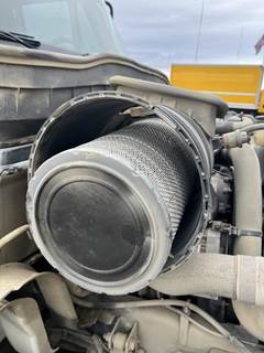 International 4300 Air Cleaner / Air Filter Housing