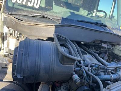 International 4300 Air Cleaner / Air Filter Housing