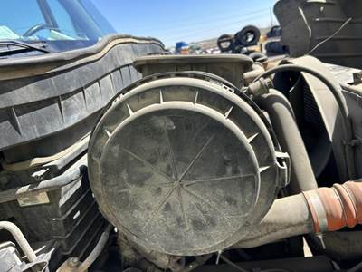 International 4300 Air Cleaner / Air Filter Housing