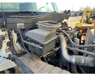 International 4300 Air Cleaner / Air Filter Housing