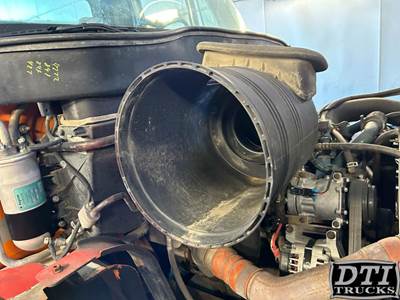 International 4400 Air Cleaner / Air Filter Housing